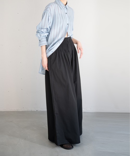 hwyl(ヒュイル)の「タックワイドパンツ(その他パンツ・レディース・ブラック/ベージュ・MEDIUM/SMALL)」の8枚目の写真