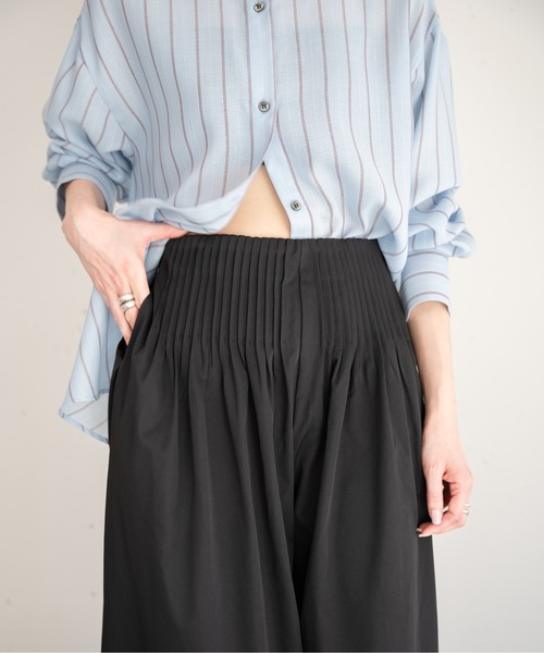 hwyl(ヒュイル)の「タックワイドパンツ(その他パンツ・レディース・ブラック/ベージュ・MEDIUM/SMALL)」の9枚目の写真
