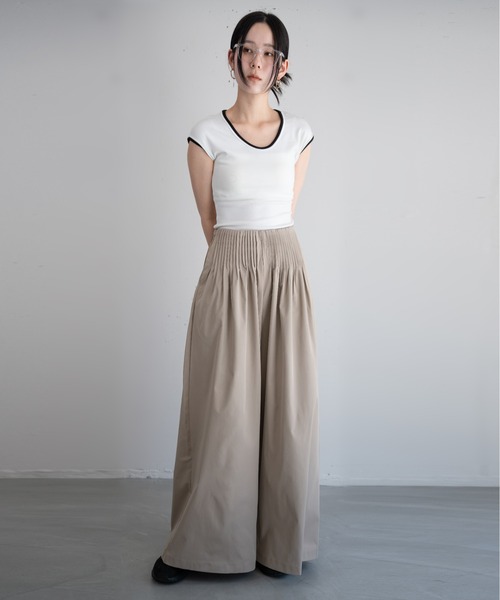 hwyl(ヒュイル)の「タックワイドパンツ(その他パンツ・レディース・ブラック/ベージュ・MEDIUM/SMALL)」の12枚目の写真