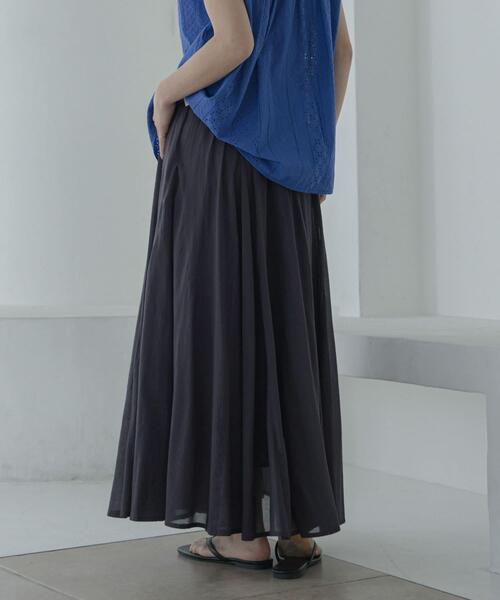 URBAN RESEARCH Sonny Label(アーバンリサーチサニーレーベル)の「エアリーコットンボイルフレアスカート(スカート・レディース・ブラック/グレー系その他/ブルー/レッド・FREE)」の9枚目の写真