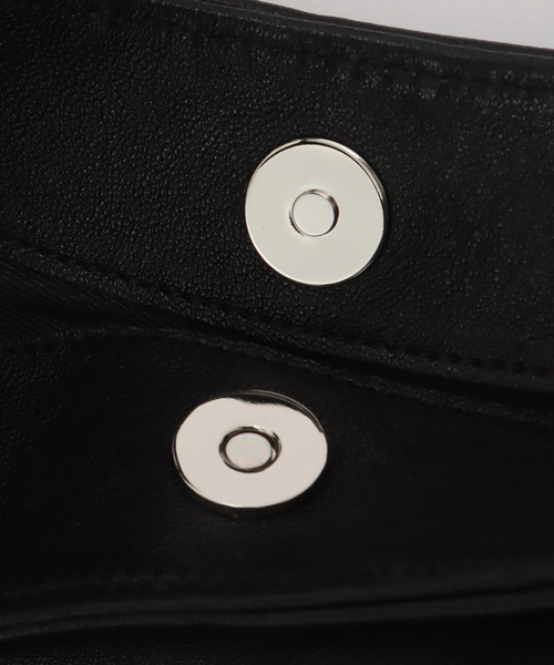 VACANT Archive(ベイカントアーカイブ)の「【Geek Office / ギークオフィス】VACANT Archive / BELLA MINI SHOULDER BAG(ショルダーバッグ・レディース・ブラック/ベージュ・FREE)」の10枚目の写真