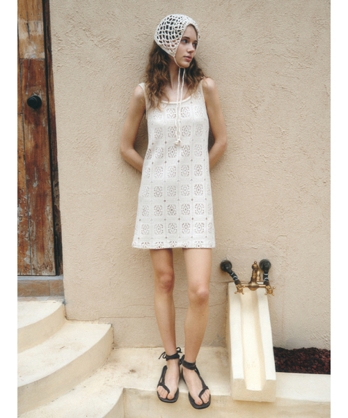 LENINA(レニーナ)の「ALLEN crochet mini dress_BEIGE(ワンピース・レディース・Beige・SMALL/MEDIUM)」の2枚目の写真