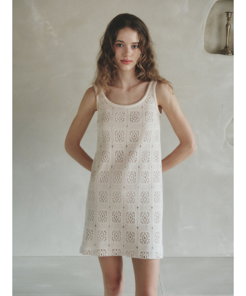 LENINA(レニーナ)の「ALLEN crochet mini dress_BEIGE(ワンピース・レディース・Beige・SMALL/MEDIUM)」の3枚目の写真