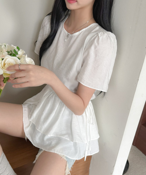 VIVID LADY(ビビッドレディー)の「2段フレア ペプラムブラウス(シャツ/ブラウス・レディース・ブラック/アイボリー・FREE)」の5枚目の写真