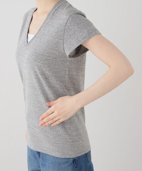 CALUX(キャラクス)の「【CALUX/キャラクス】 Vネック Tシャツ(Tシャツ/カットソー・レディース・チャコールグレー/カーキ/ホワイト/モカ・FREE)」の17枚目の写真