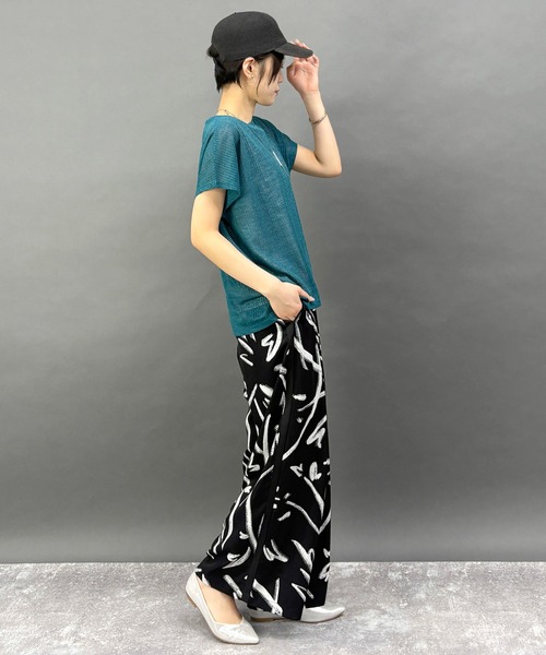 NICOLE white(ニコルホワイト)の「透け感のあるシアートップス×タンクセット(その他トップス・レディース・オフホワイト/ブラック/グリーン/ライトグレー・FREE)」の5枚目の写真