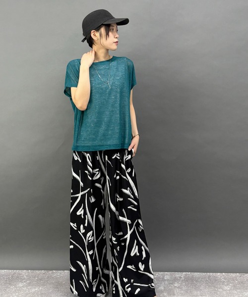 NICOLE white(ニコルホワイト)の「透け感のあるシアートップス×タンクセット(その他トップス・レディース・オフホワイト/ブラック/グリーン/ライトグレー・FREE)」の6枚目の写真