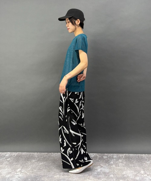 NICOLE white(ニコルホワイト)の「透け感のあるシアートップス×タンクセット(その他トップス・レディース・オフホワイト/ブラック/グリーン/ライトグレー・FREE)」の10枚目の写真