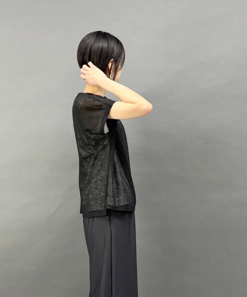 NICOLE white(ニコルホワイト)の「透け感のあるシアートップス×タンクセット(その他トップス・レディース・オフホワイト/ブラック/グリーン/ライトグレー・FREE)」の19枚目の写真