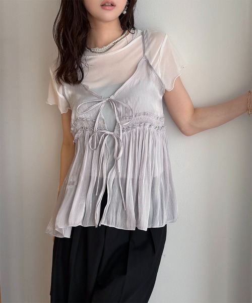 Rejoule(リジュール)の「2点セット 光沢シアーキャミビスチェ×メロウシアーTシャツセット(キャミソール・レディース・ベージュ/ラベンダー/グレー・FREE)」の4枚目の写真