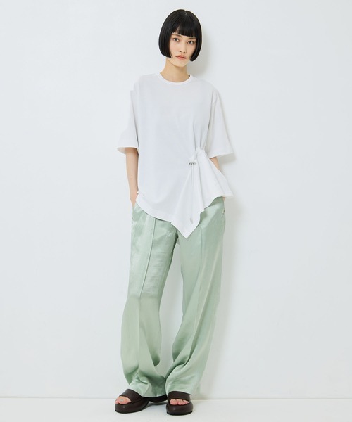 UJOH(ウジョー)の「【UJOH/ウジョー】《STUDIOUS別注》Flare Half Sleeve T/フレアハーフスリーブTシャツ(Tシャツ/カットソー・レディース・ホワイト/ブラック/ブラウン・2)」の4枚目の写真