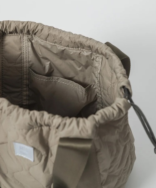 MIS（エムアイエス）の「【MIS】MILITARY QUILTED MINI TOTE / ミリタリーキルトミニトート（トートバッグ・レディース・ベージュ/ブルー/ブラック/ピンク/グリーン・FREE）」の10枚目の写真