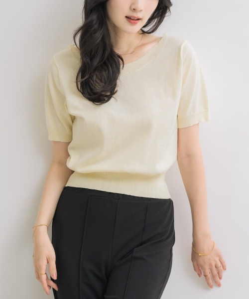 NEUNA(ヌナ)の「【後ろ姿から色気を纏う】バックレースハーフスリーブニット(ニット/セーター・レディース・アイボリー/ブラック・FREE)」の2枚目の写真