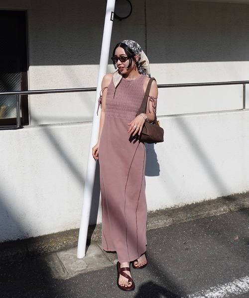 Ameri(アメリ)の「PIGMENT SHIRRING CUT DRESS(ドレス・レディース・ピンク/カーキ/スミクロ・SMALL/MEDIUM)」の18枚目の写真
