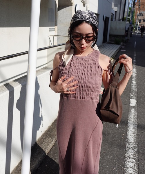 Ameri(アメリ)の「PIGMENT SHIRRING CUT DRESS(ドレス・レディース・ピンク/カーキ/スミクロ・SMALL/MEDIUM)」の21枚目の写真