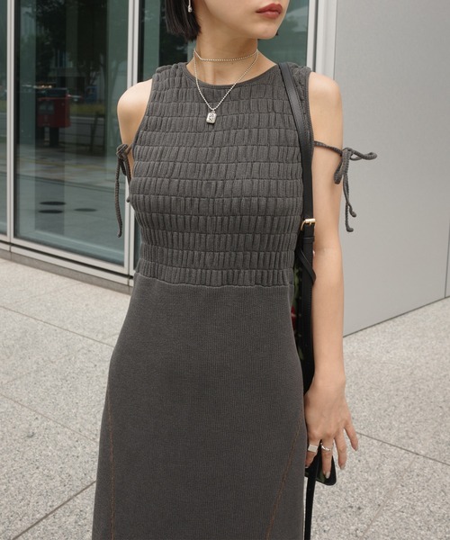 Ameri(アメリ)の「PIGMENT SHIRRING CUT DRESS(ドレス・レディース・ピンク/カーキ/スミクロ・SMALL/MEDIUM)」の11枚目の写真