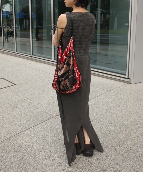 Ameri(アメリ)の「PIGMENT SHIRRING CUT DRESS(ドレス・レディース・ピンク/カーキ/スミクロ・SMALL/MEDIUM)」の13枚目の写真