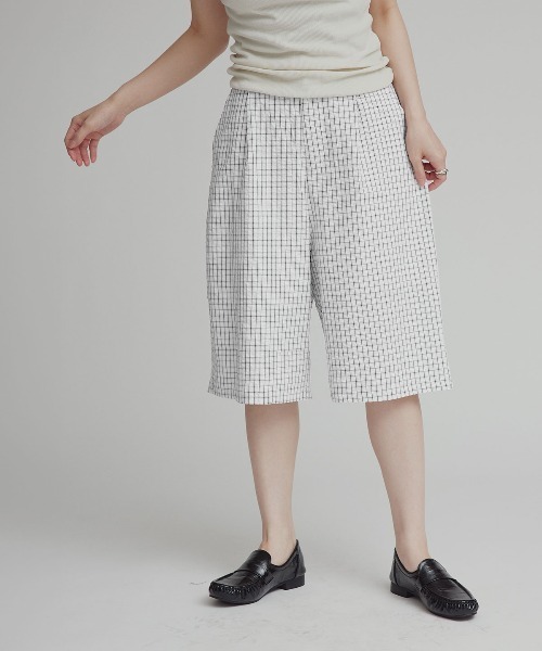 W:Huku(フーク)の「チェック サッカー スラックス ハーフパンツ / Checkered Slacks Shorts(その他パンツ・レディース・グレー/アイボリー/ブルー・FREE)」の14枚目の写真