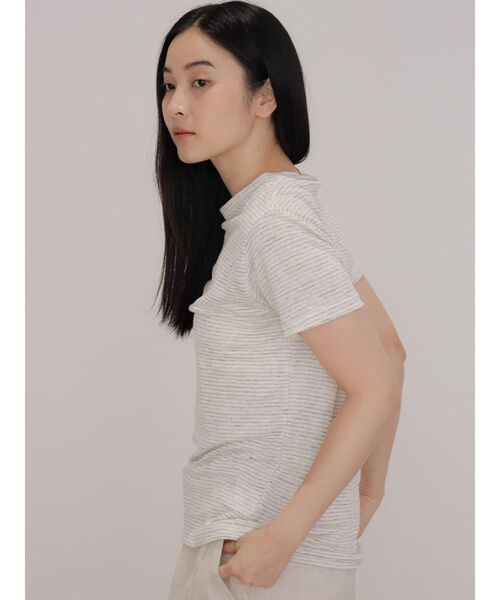 FIKA.(フィーカ)の「Linen short sleeve T-shirt(Tシャツ/カットソー・レディース・ブラック/ライトグレー/ベージュ系その他7・FREE)」の5枚目の写真