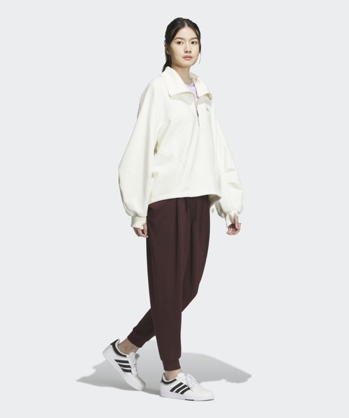 adidas（アディダス）の「Luxflow アクティブ ルーズフィット スペーサー ハーフジップ プルオーバー / アディダス adidas（スウェット・レディース・ホワイト・XX-LARGE/LARGE/MEDIUM/SMALL/X-LARGE/X-SMALL）」の3枚目の写真