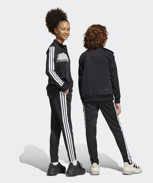 adidas（アディダス）の「シーズナル エッセンシャルズ Tiberio スリーストライプス トリコット トラックスーツ キッズ / ジャージ / アディダス adidas（ジャージ・キッズ・ブラック×グレー・130/140/150/160）」の2枚目の写真