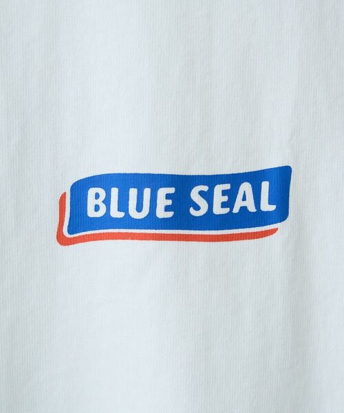 AMERICAN HOLIC(アメリカンホリック)の「【BLUE SEAL】ShopグラフィックTシャツ(Tシャツ/カットソー・レディース・オフホワイト/ブラック・FREE)」の6枚目の写真
