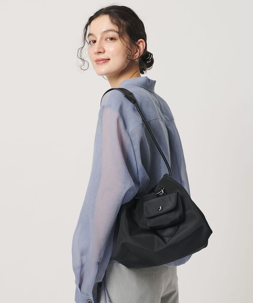 BEAUTY&YOUTH UNITED ARROWS(ビューティーアンドユースユナイテッドアローズ)の「ポリエステル チャーム ドロスト バッグ(ショルダーバッグ・レディース・ブラック/ナチュラル・FREE)」の1枚目の写真