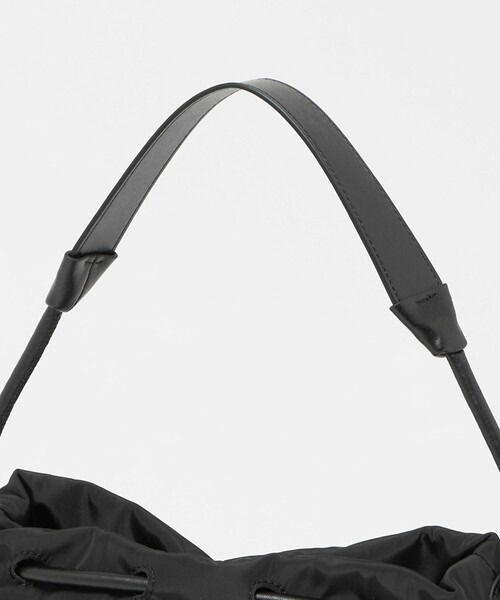BEAUTY&YOUTH UNITED ARROWS(ビューティーアンドユースユナイテッドアローズ)の「ポリエステル チャーム ドロスト バッグ(ショルダーバッグ・レディース・ブラック/ナチュラル・FREE)」の11枚目の写真
