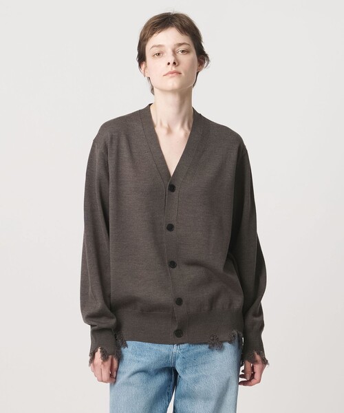 LOEFF(ロエフ)の「<LOEFF>ダメージ Vネック カーディガン UNISEX(カーディガン/ボレロ・レディース・ブラック/ネイビー/ブラウン系・2/1/0)」の8枚目の写真