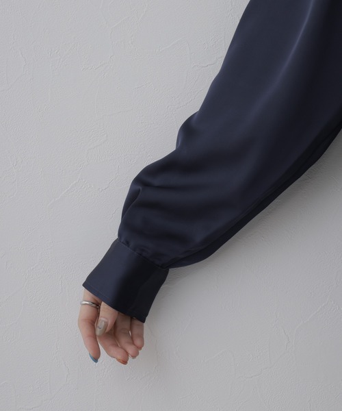 OMNES(オムネス)の「BEAUTIFUL FRIDAY スキッパーシャツ 長袖(シャツ/ブラウス・レディース・グレー/ネイビー・L/M)」の19枚目の写真