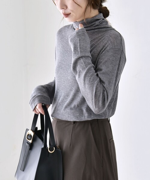 quaranciel（カランシエル）の「quaranciel:〈手洗い可能〉ウール ミックス シアー タートルネック プルオーバー（Tシャツ/カットソー・レディース・グレー/ホワイト/ブラック/パープル・40/38）」の7枚目の写真