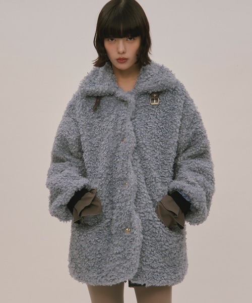 loin nuit(ロワンニュイ)の「nuance button poodle coat / ニュアンスボタンプードルコート(ムートンコート・レディース・ブラック/ブルー/ブラウン/アイボリー/イエロー・FREE)」の4枚目の写真