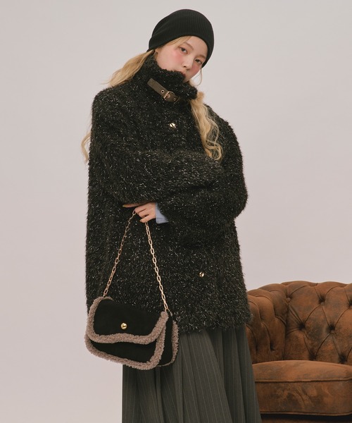 loin nuit(ロワンニュイ)の「nuance button poodle coat / ニュアンスボタンプードルコート(ムートンコート・レディース・ブラック/ブルー/ブラウン/アイボリー/イエロー・FREE)」の10枚目の写真
