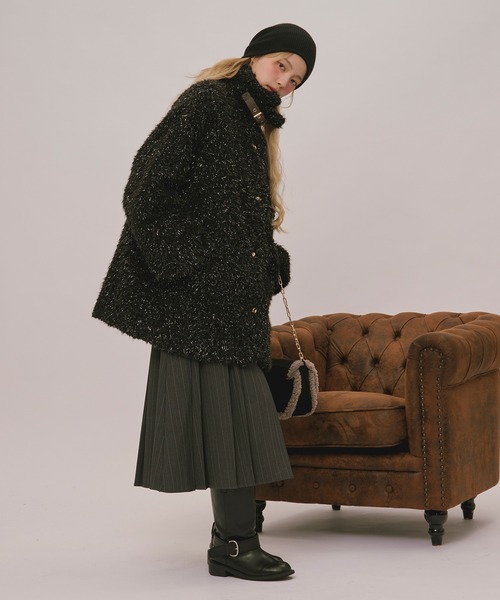 loin nuit(ロワンニュイ)の「nuance button poodle coat / ニュアンスボタンプードルコート(ムートンコート・レディース・ブラック/ブルー/ブラウン/アイボリー/イエロー・FREE)」の13枚目の写真