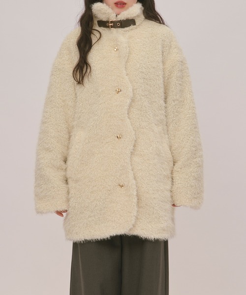 loin nuit(ロワンニュイ)の「nuance button poodle coat / ニュアンスボタンプードルコート(ムートンコート・レディース・ブラック/ブルー/ブラウン/アイボリー/イエロー・FREE)」の21枚目の写真