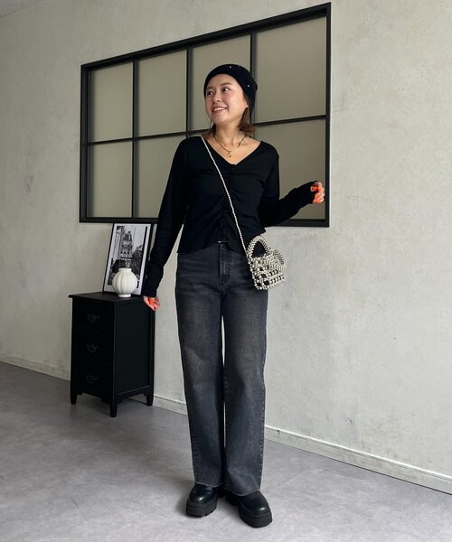 prose verse(プロズヴェール)の「【MOMO】フロントギャザーボタンVネックトップス(Tシャツ/カットソー・レディース・ブラック/オフホワイト・LARGE/MEDIUM)」の7枚目の写真