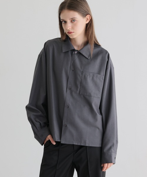 ELLUV(エルブ)の「【ELLUV/エルヴ】ファインドレープTRクロス ショート丈 2way レギュラー/オープンカラーシャツ(シャツ/ブラウス・メンズ・グレー/ホワイト/ダークブラック・S/M/L)」の16枚目の写真