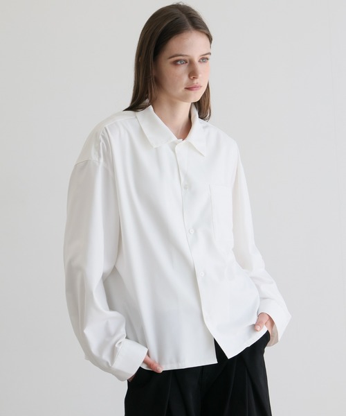 ELLUV(エルブ)の「【ELLUV/エルヴ】ファインドレープTRクロス ショート丈 2way レギュラー/オープンカラーシャツ(シャツ/ブラウス・メンズ・グレー/ホワイト/ダークブラック・S/M/L)」の5枚目の写真