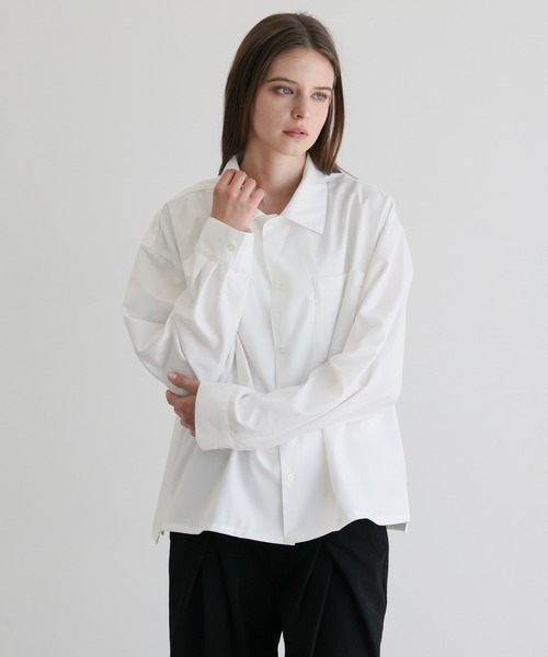 ELLUV(エルブ)の「【ELLUV/エルヴ】ファインドレープTRクロス ショート丈 2way レギュラー/オープンカラーシャツ(シャツ/ブラウス・メンズ・グレー/ホワイト/ダークブラック・S/M/L)」の9枚目の写真