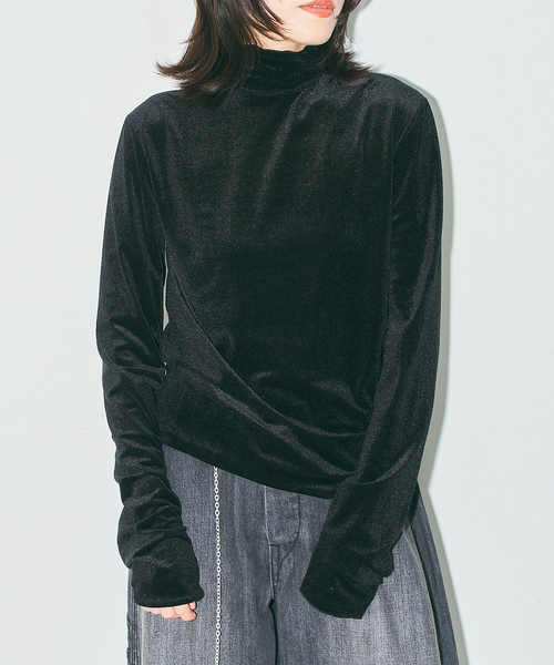 CITYSHOP(シティーショップ)の「SHEER VELOR HIGH NECK TOP:カットソー(Tシャツ/カットソー・レディース・ブラック/ピンク/カーキ・FREE)」の4枚目の写真