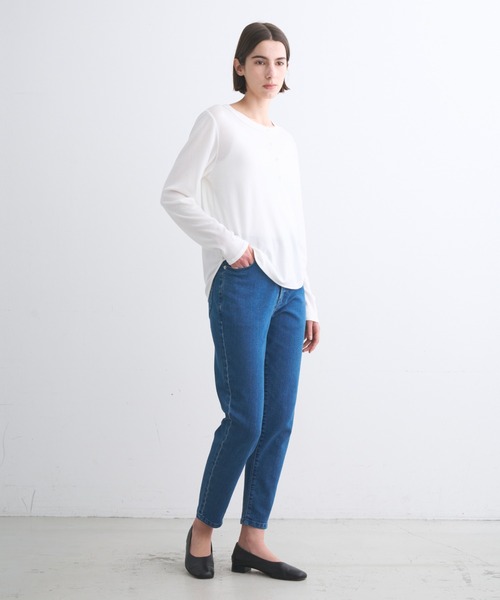 three dots（スリードッツ）の「デニム シガレットパンツ（デニムパンツ・レディース・ブラック系その他/ブルー・SMALL）」の7枚目の写真