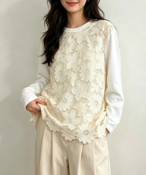 AMELY（エミリー）の「フラワーレースドッキングトップス/花柄レース切替（Tシャツ/カットソー・レディース・ホワイト/ブラック/グレー・フリー）」の2枚目の写真