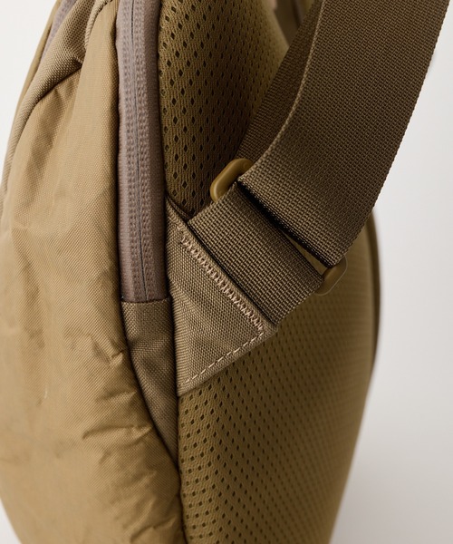 WILD THINGS(ワイルドシングス)の「ECOPAK×コーデュラ高堅牢仕様【WILD THINGS】DURABLE MESSENGER(メッセンジャーバッグ・レディース・ブラック/オリーブ/ブラウン・ONE SIZE)」の22枚目の写真