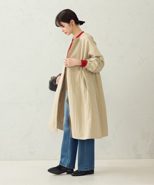 COMME CA ISM(コムサイズム)の「ノーカラー ニュアンス オーバーサイズコート(トレンチコート・レディース・ブラック/ベージュ・L/M)」の3枚目の写真