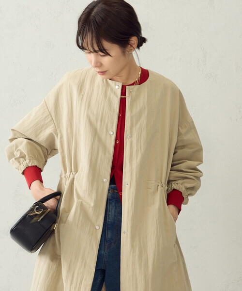 COMME CA ISM(コムサイズム)の「ノーカラー ニュアンス オーバーサイズコート(トレンチコート・レディース・ブラック/ベージュ・L/M)」の6枚目の写真