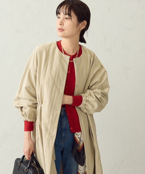 COMME CA ISM(コムサイズム)の「ノーカラー ニュアンス オーバーサイズコート(トレンチコート・レディース・ブラック/ベージュ・L/M)」の7枚目の写真