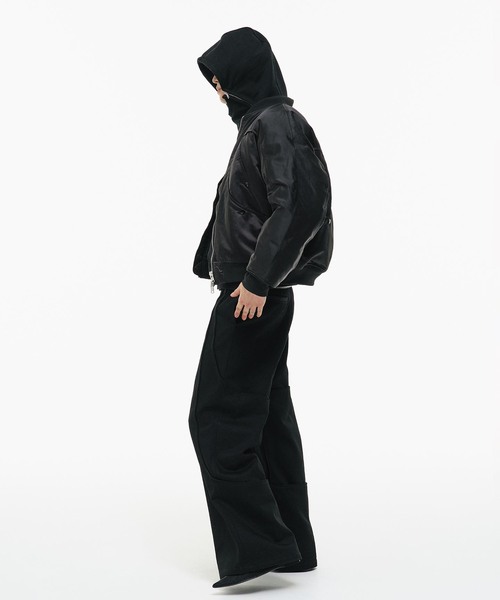 GOAT ESSENCE(ゴートエッセンス)の「GOAT ESSENCE / ゴートエッセンス TUCK CURVED WIDE PANTS(スラックス・メンズ・ブラック/グレー・2/1)」の4枚目の写真