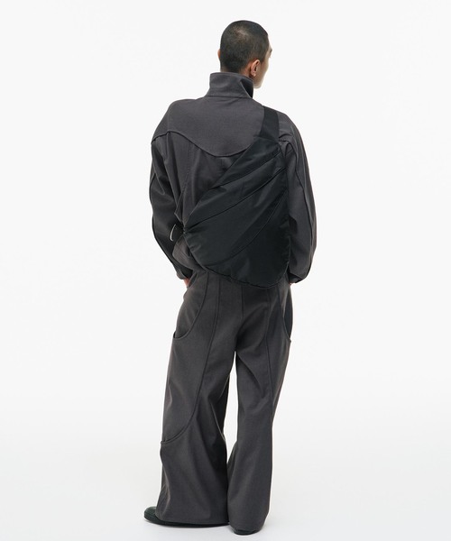 GOAT ESSENCE(ゴートエッセンス)の「GOAT ESSENCE / ゴートエッセンス TUCK CURVED WIDE PANTS(スラックス・メンズ・ブラック/グレー・2/1)」の7枚目の写真