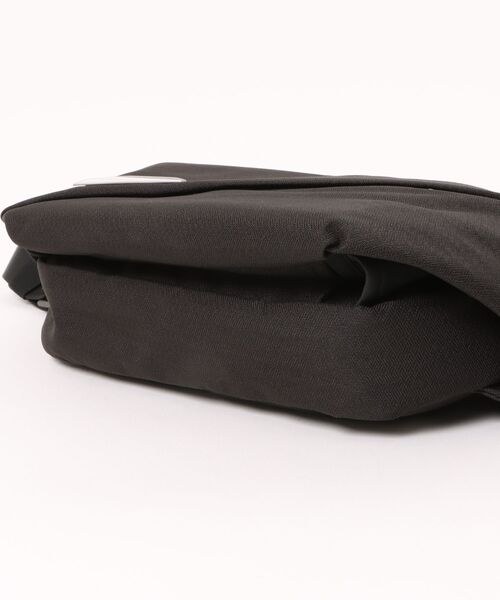SAC'S BAR セレクト(サックスバーセレクト)の「【NIID/ニード】 R0 PRO NIID URBANATURE|チェストバッグ ショルダーバッグ 当社限定カラー有り(ボディバッグ/ウエストポーチ・メンズ・ブラック/グレー・FREE)」の4枚目の写真