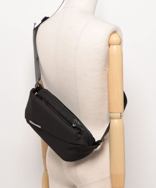 SAC'S BAR セレクト(サックスバーセレクト)の「【NIID/ニード】 R0 PRO NIID URBANATURE|チェストバッグ ショルダーバッグ 当社限定カラー有り(ボディバッグ/ウエストポーチ・メンズ・ブラック/グレー・FREE)」の7枚目の写真